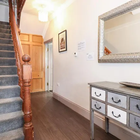 Latrigg House بيت للعطل